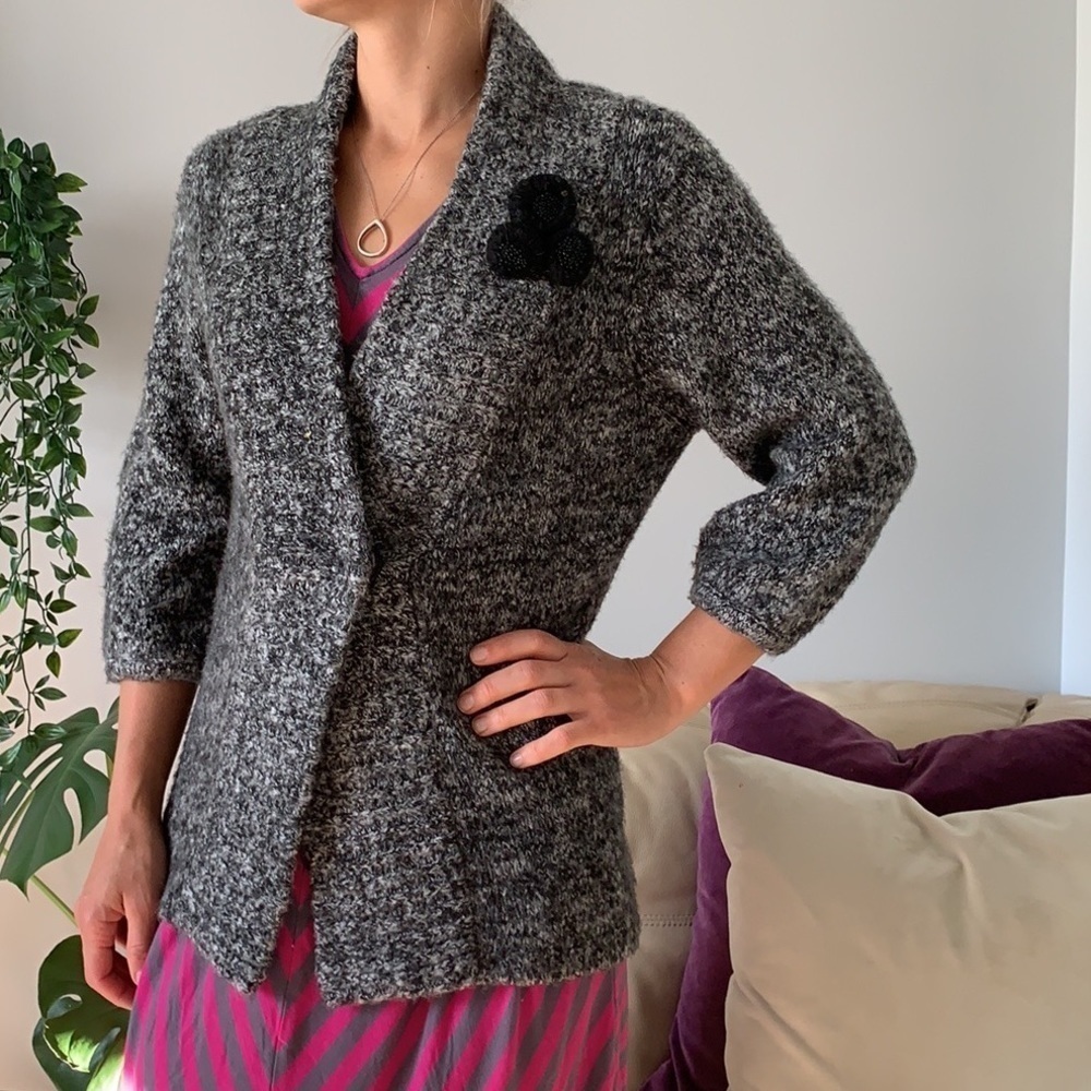 White‎ House Black Market Cardigan Snap buttons
